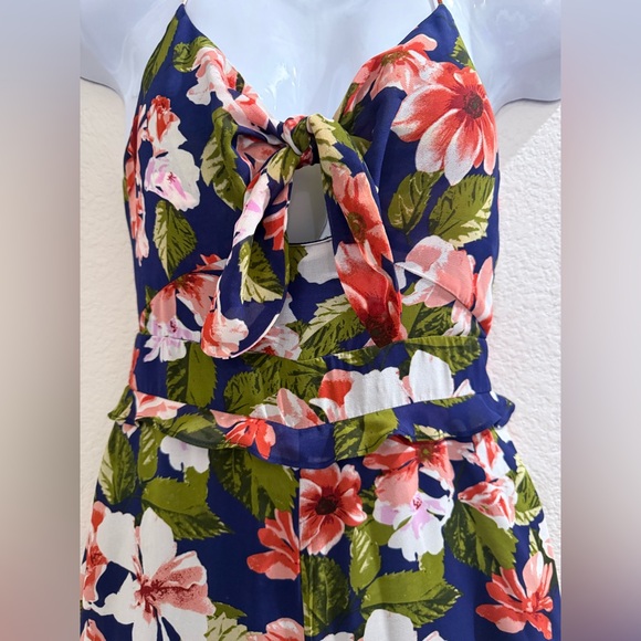 Vibrant Floral Tie-Front Romper by Giani Bini, size 4 in EUC. - Picture 3 of 4